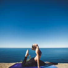 Load image into Gallery viewer, PRESALE ONLY!June &amp; Juniper Foldable Travel Yoga Mat - Ocean Breeze